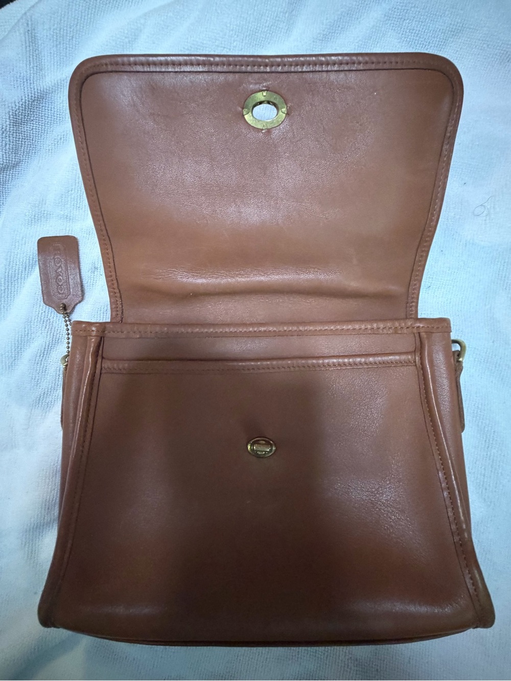 Vintage Coach shoulder bag without strap. - Picture 3 of 7